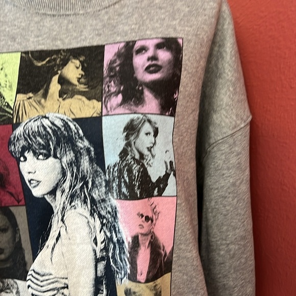 Taylor Swift Official Era Sweatshirt Size M also Fits Large - Picture 4 of 9